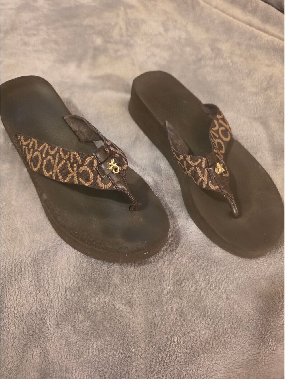 Calvin Klein Brown Logo Platform Flip Flop Sandals size 8